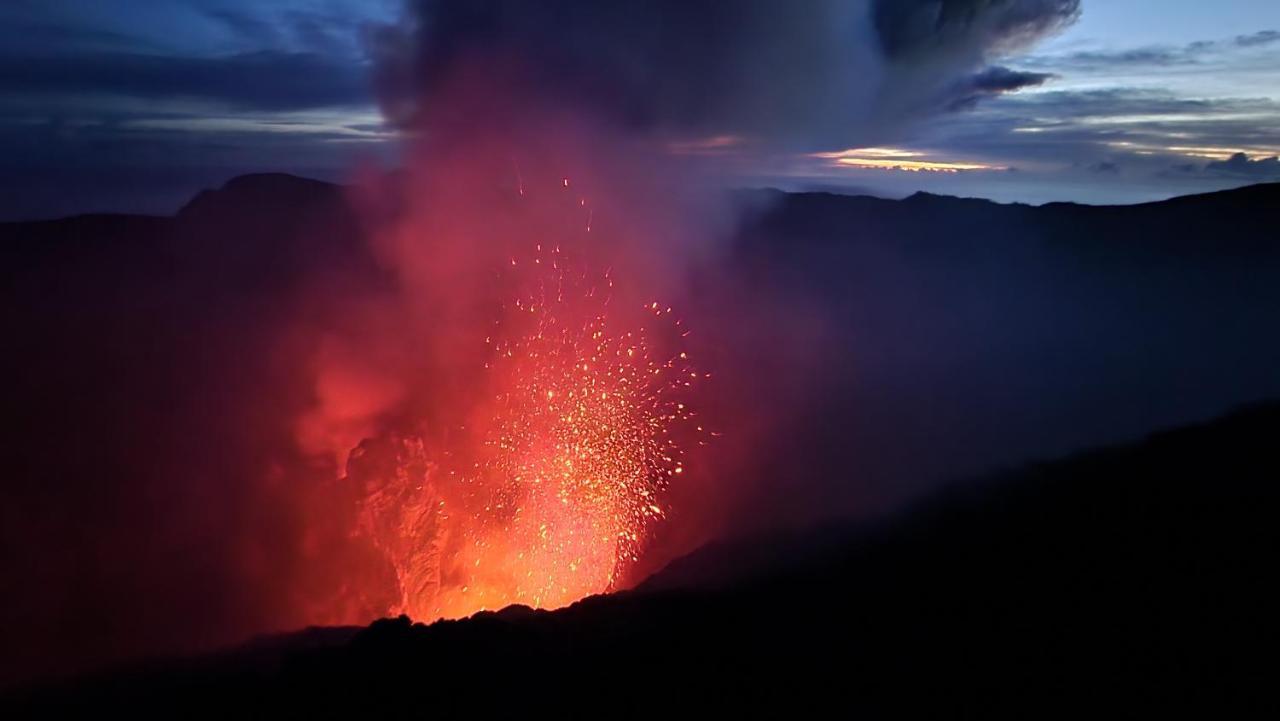 Tanna Volcano View Tree House Lenkuru エクステリア 写真
